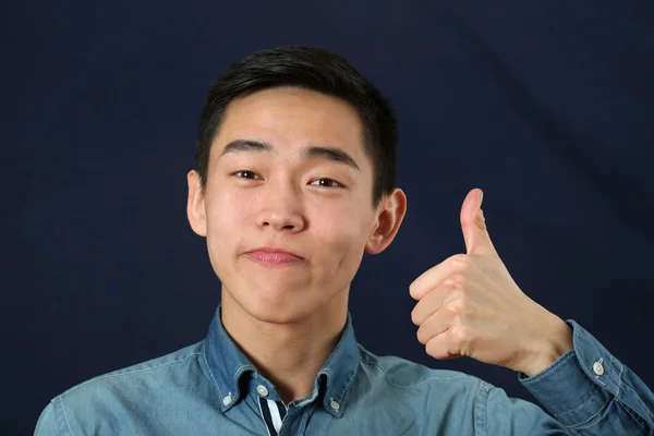 Man giving the thumbs up sign — Stock Photo, Image