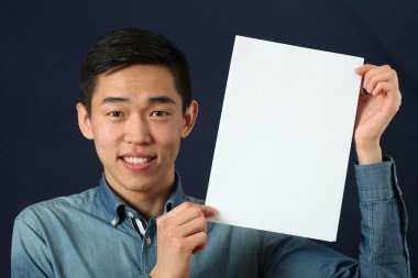 Adam gösteren beyaz sayfa