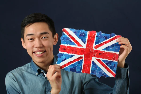 Étudiant montrant le drapeau national britannique — Photo