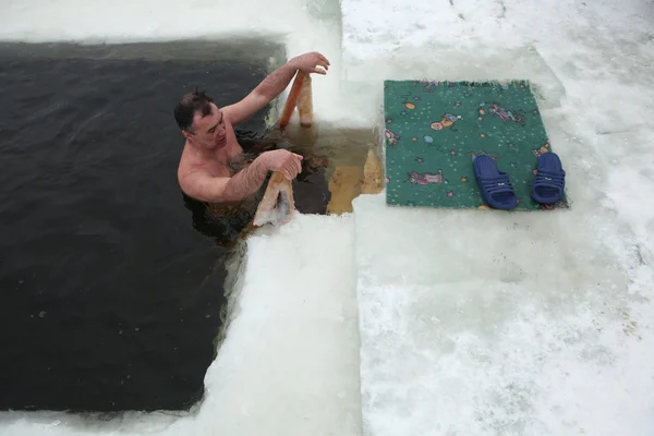 Novouralsk Russland Februar 2011 Traditionelles Russisches Winterschwimmen Verkh Neyvinsky Teich — Stockfoto