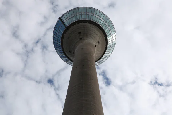Rheinturm in Düsseldorf, Deutschland. — Stockfoto