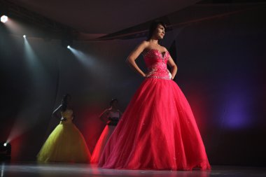 Dağıstan yarışmacı Raisa Ismailova