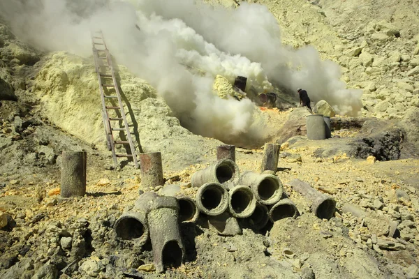 Sulphur mines Kawah Ijen in East Java, Indonesia — Stock Photo, Image
