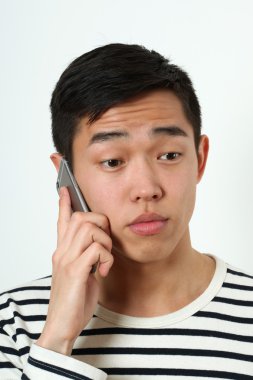 Romantik genç Asyalı adam