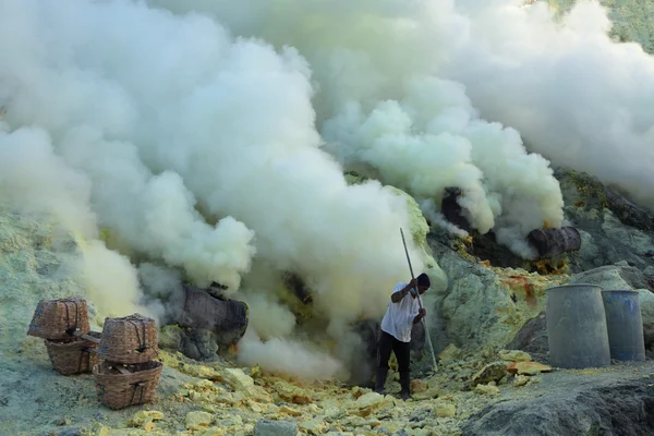 Sulphur mines Kawah Ijen, Indonesia — Stock Photo, Image