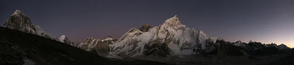 Mount Everest i lodowiec Khumbu — Zdjęcie stockowe