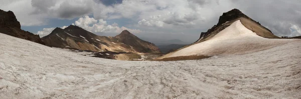 Vulkanische krater van de Mount Aragats — Stockfoto
