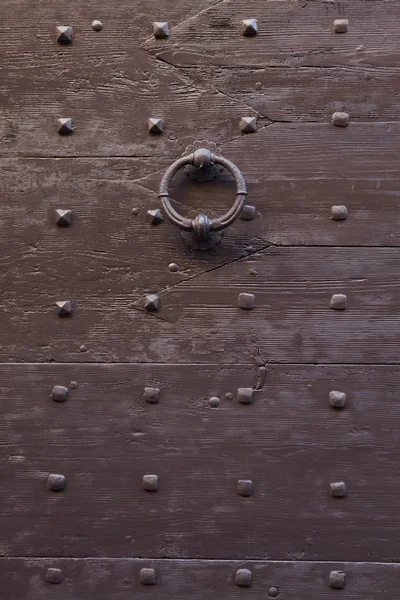 Oude metalen doorknocker — Stockfoto