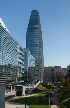 Elmas Kulesi ve Milan Diamantini binalarda