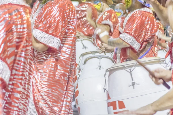 Groupe de batteurs de Candombe au défilé de carnaval de l'Uruguay — Photo