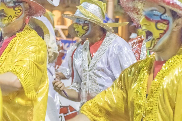 Gruppe von Candombe-Trommlern beim Karnevalsumzug in Uruguay — Stockfoto