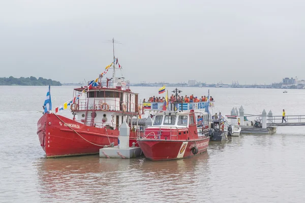 Barcos Turísticos no Rio Guayas em Guayaquil Equador — Fotografia de Stock