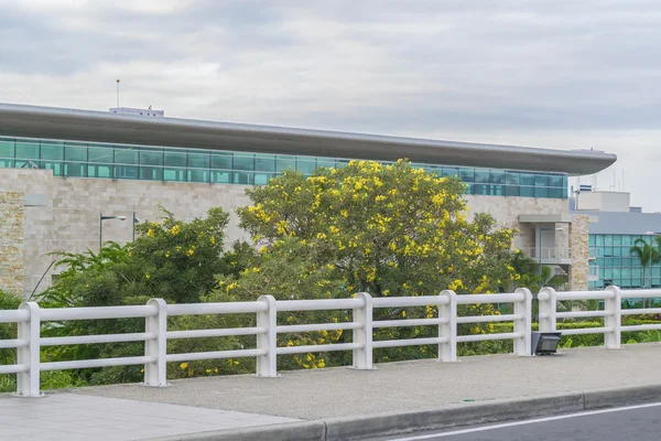 Fațada clădirii aeroportului Guayaquil — Fotografie, imagine de stoc