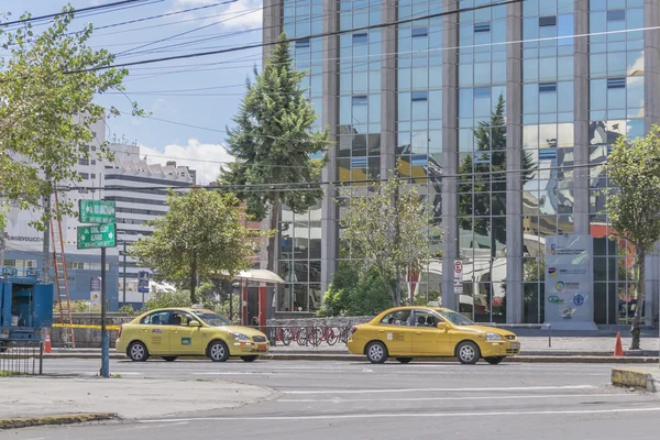 Urban Scene of a Street of Quito City in Ecuador — Stock Photo, Image