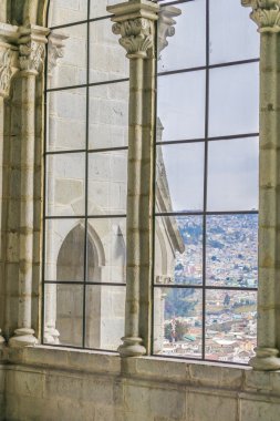 Quito San Juan Basilica mimari detaylar