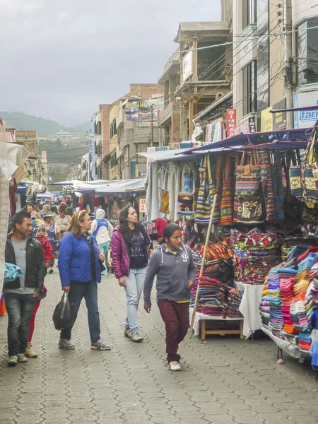 Mercado de tela de la ciudad de Otavalo Ecuador — Foto de Stock