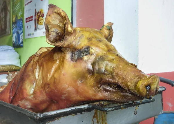 Cabeça de porco assada Otavalo Equador — Fotografia de Stock