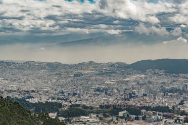 Quito teleferik dan havadan görünümü