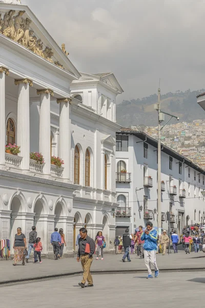 Klein vierkant historisch centrum Quito — Stockfoto