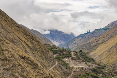 Nariz del Diablo gezi manzara sahne
