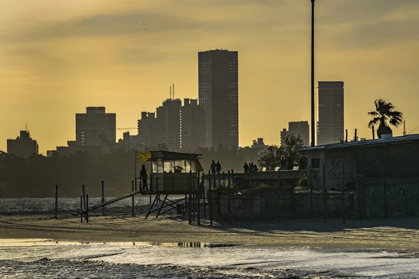 Монтевидео Skyline and Beach — стоковое фото