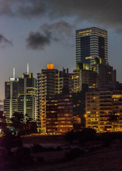 Cena da paisagem urbana de Montevidéu no Crepúsculo — Fotografia de Stock