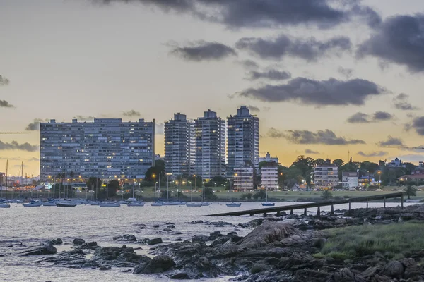 Montevideo Escena del paisaje urbano en Crepúsculo —  Fotos de Stock