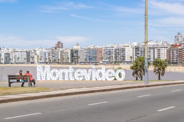 Montevideo harfler Pocitos Plajı'nda