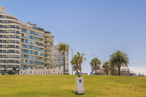 Montevideo briefe am pocitos strand — Stockfoto