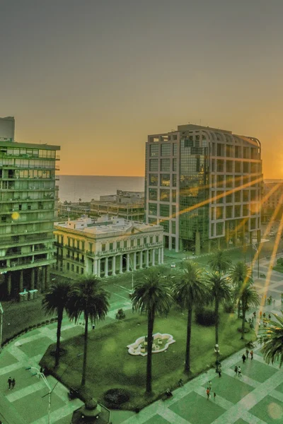 Éjszakai jelenet Függetlenség tér Montevideo Uruguay — Stock Fotó