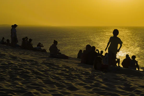 Gente en Top of Dune en Jericoacoara Beach — Foto de Stock