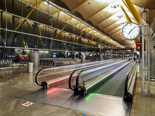 Madrid Spanien December 2019 Inredningsvy Över Barajas Flygplats Madrid Spanien — Stockfoto