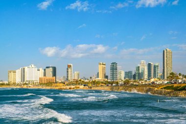 Tel Aviv şehrinin güneşli hava manzaralı şehri, İsrail