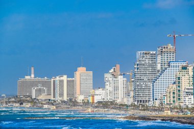 Tel Aviv şehrinin güneşli hava manzaralı şehri, İsrail