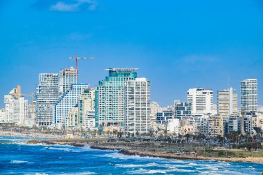 Tel Aviv şehrinin güneşli hava manzaralı şehri, İsrail
