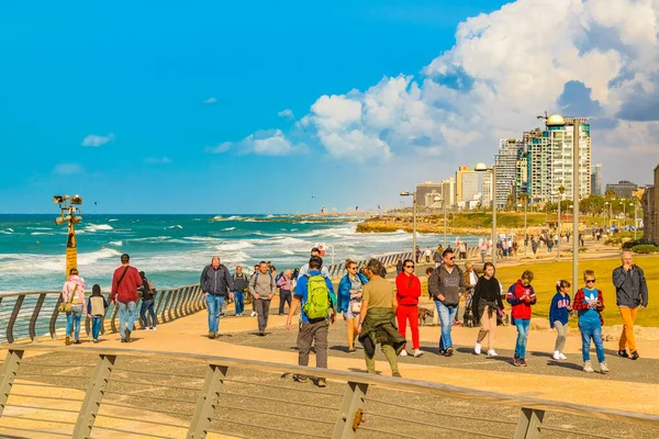 Tel Aviv Israel December 2019 Crowd Walking Waterfront Promenade Tel — Stock Photo, Image