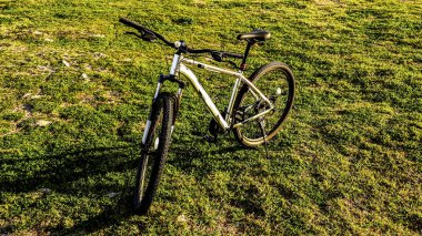Dağ bisikleti Ot Parkı, Montevideo, Uruguay 'da park edilmiş.