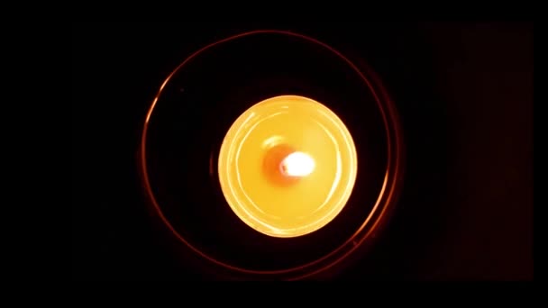 Πάνω Άποψη Υψηλής Αντίθεσης Πυροβόλησε Κερί Φως Φλεγόμενο — Αρχείο Βίντεο