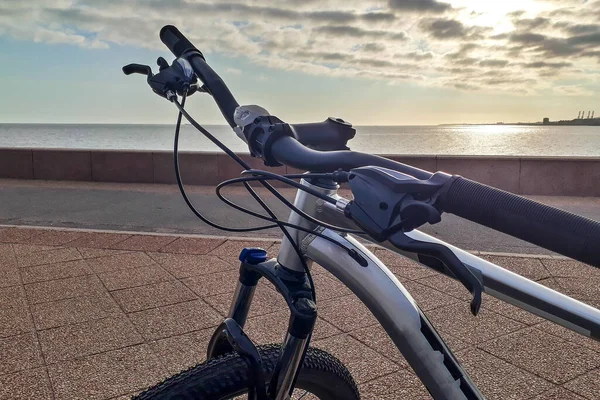 Mountainbike Cykel Parkerad Vid Strandpromenaden Montevideo Uruguay — Stockfoto