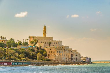 Eski Jaffa şehrinde güneşli bir gün sahnesi, İsrail