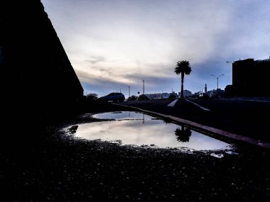 Yüksek kontrastlı fotoğraf boş cadde, montevideo, uruguay