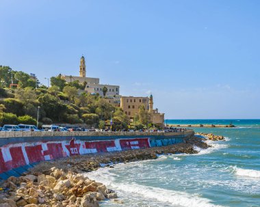 Eski Jaffa şehrinde güneşli bir gün sahnesi, İsrail