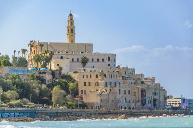 Eski Jaffa şehrinde güneşli bir gün sahnesi, İsrail