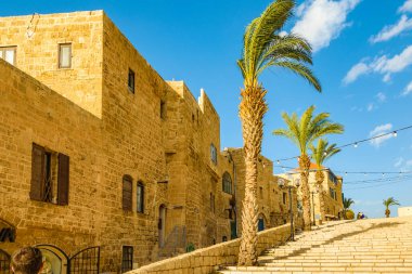 İsrail 'in eski Jaffa şehrinde taş gibi bir merdiven.
