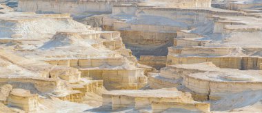 İsrail 'deki masa Milli Parkı' nda hava manzarası terk edilmiş kayalık bir arazi.