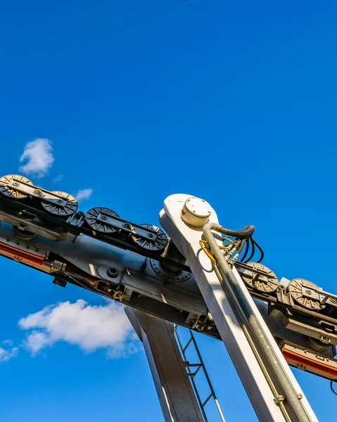 Low Angle Shor Kabelbaan Detail Lucht Achtergrond — Stockfoto