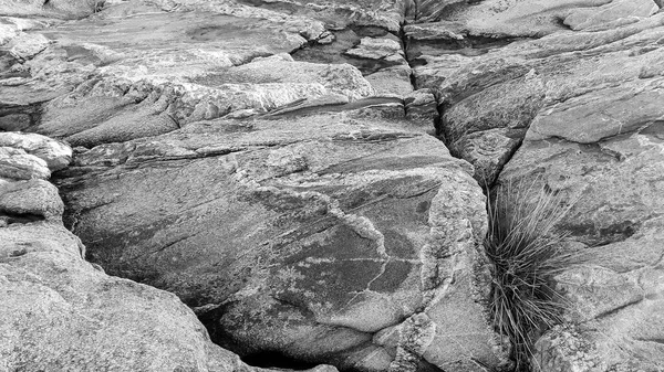 Close Schot Grote Rotsen Strand Kust Achtergrond — Stockfoto