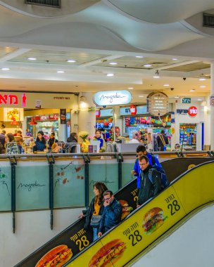 JERUSALEM, ISRAEL, ARALIK - 2019 - Kudüs otobüs durağı, İsrail