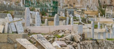 Doğu duvarı ve Müslüman mezarlığı, eski Kudüs şehri.