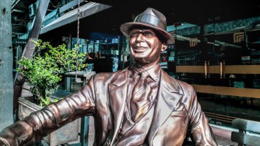 MONTEVIDEO, URUGUAY, Kasım - 2020 Ünlü tango sanatçısı Carlos Gardel heykel